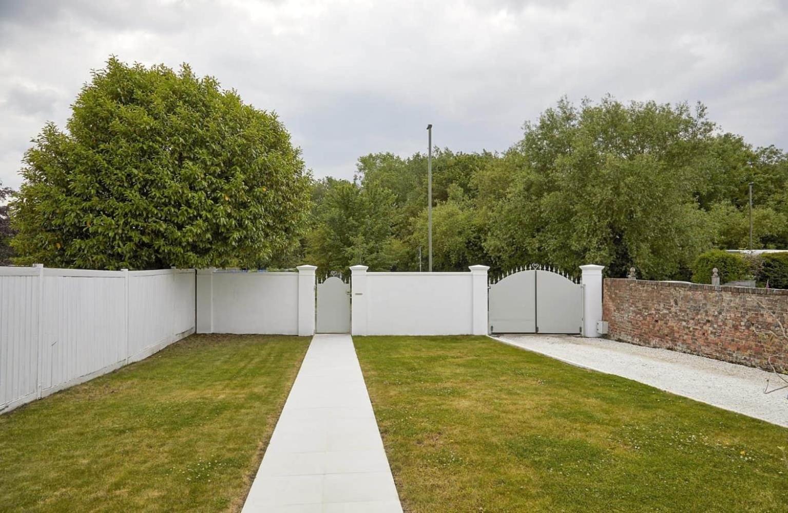 Willow House, Georgian Property In Shepperton Kültér fotó