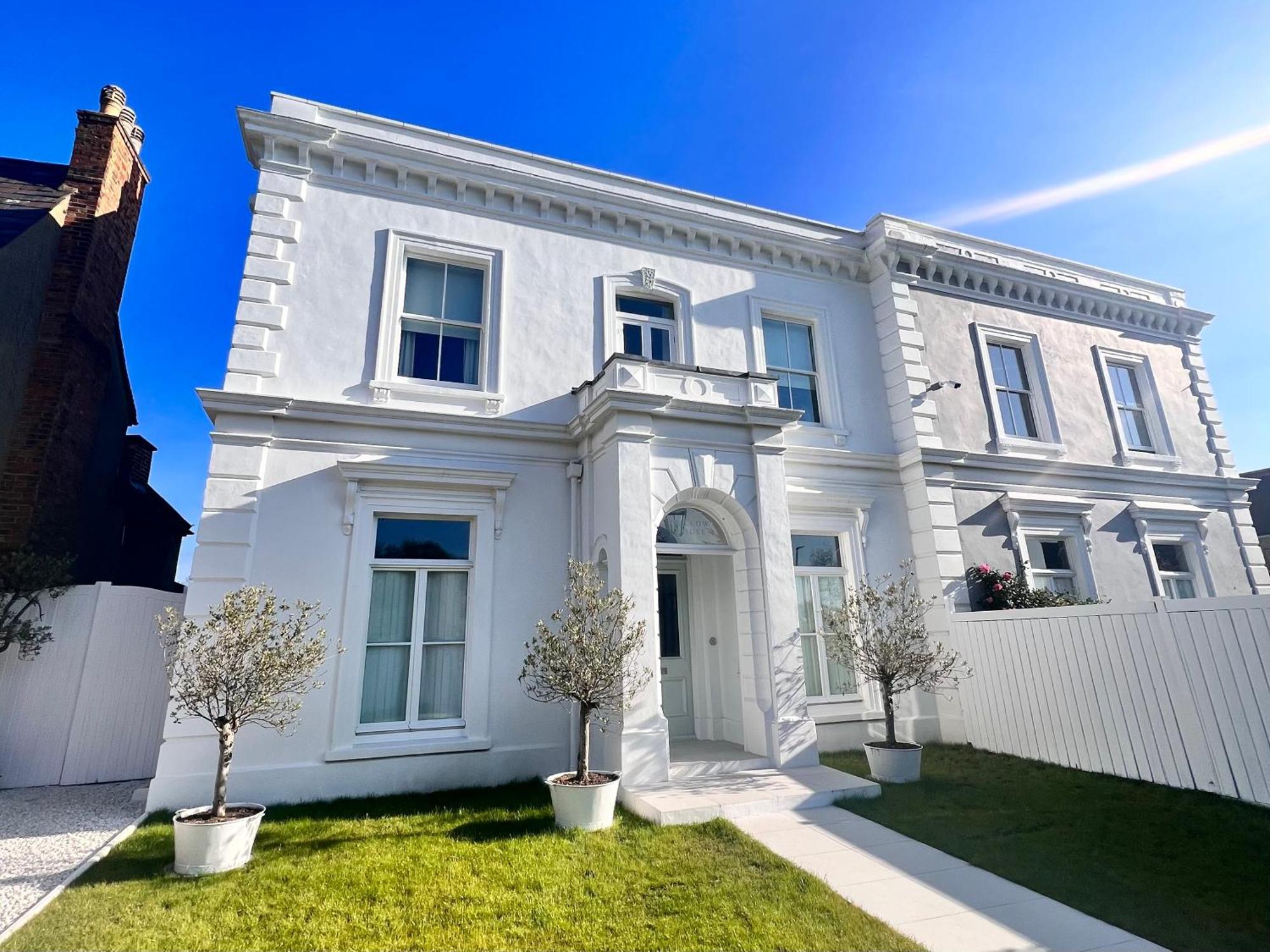 Willow House, Georgian Property In Shepperton Kültér fotó